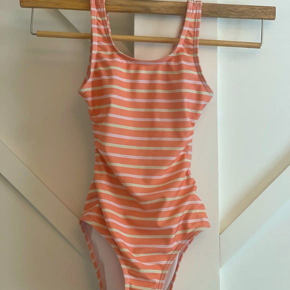 Volcom one piece bathing suit - Picture 5 of 5